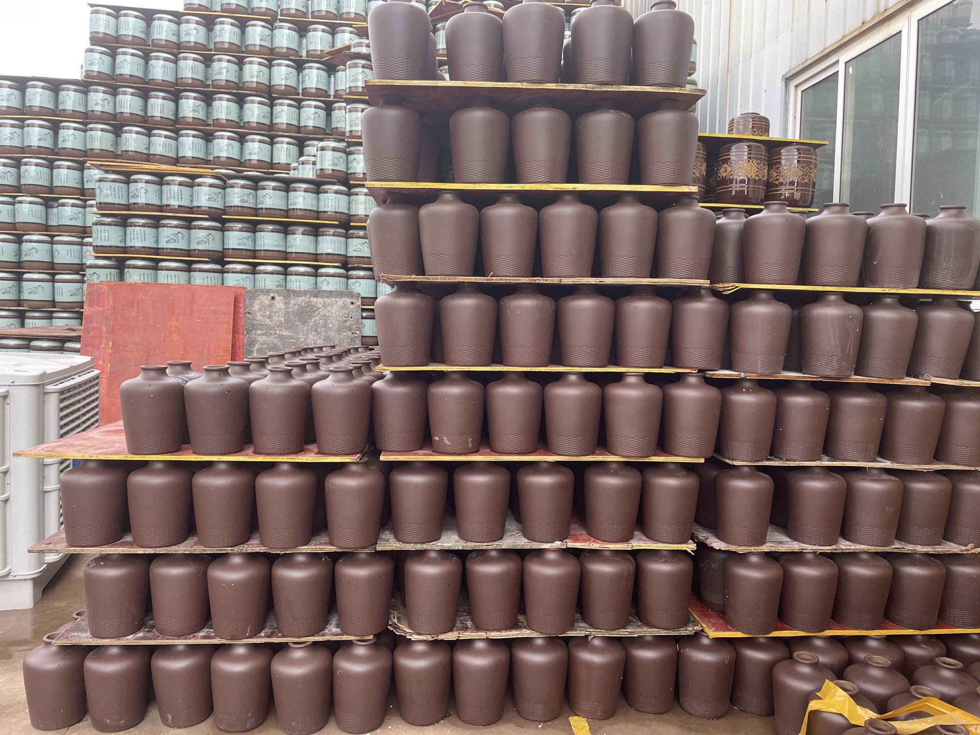 Mass production and supply of terracotta bottles