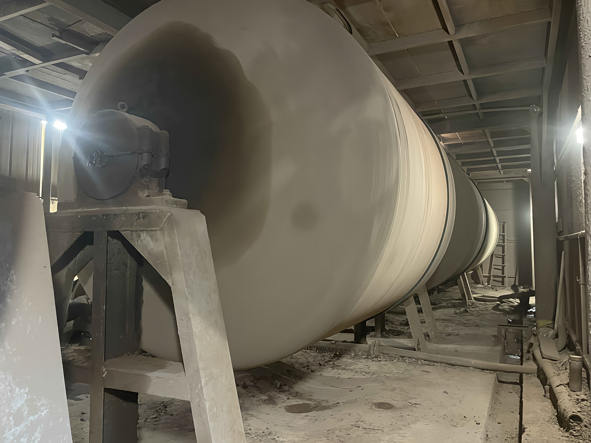 Crushing and refining clay in equipment