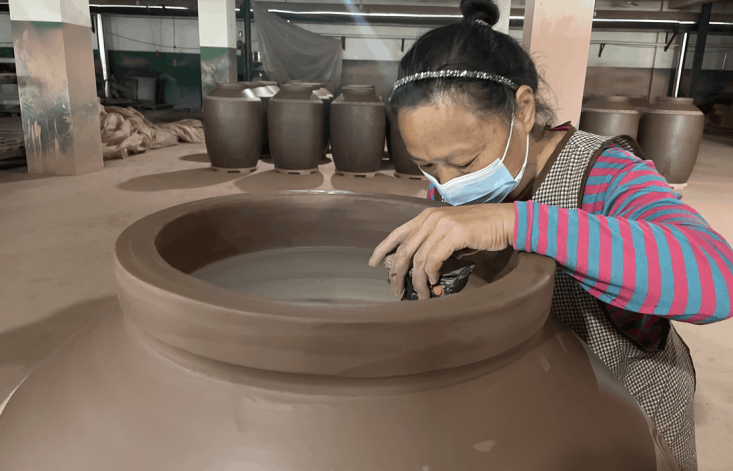 Amphora is characterized by its suitability for wine fermentation