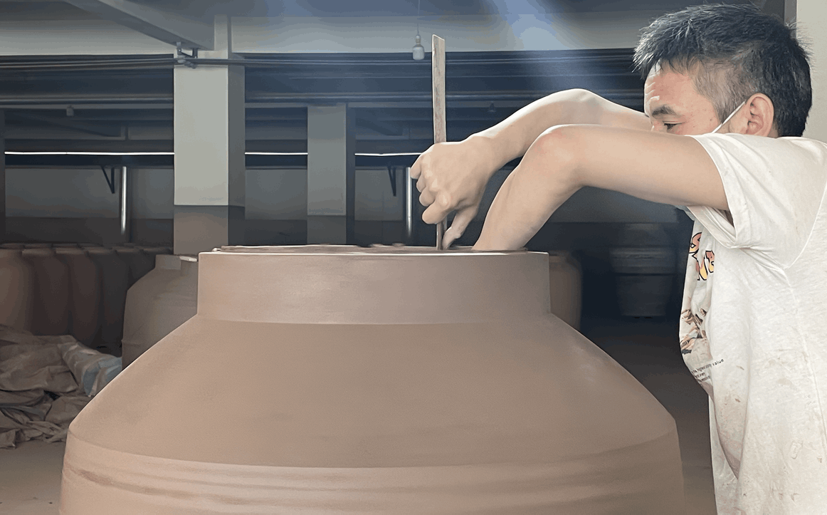 Professionally manufactured amphorae